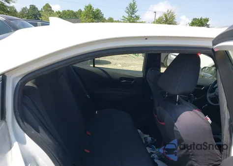 2022 Toyota Corolla Le z USA, uszkodzony, nr VIN JTDEPMAE4N3023015